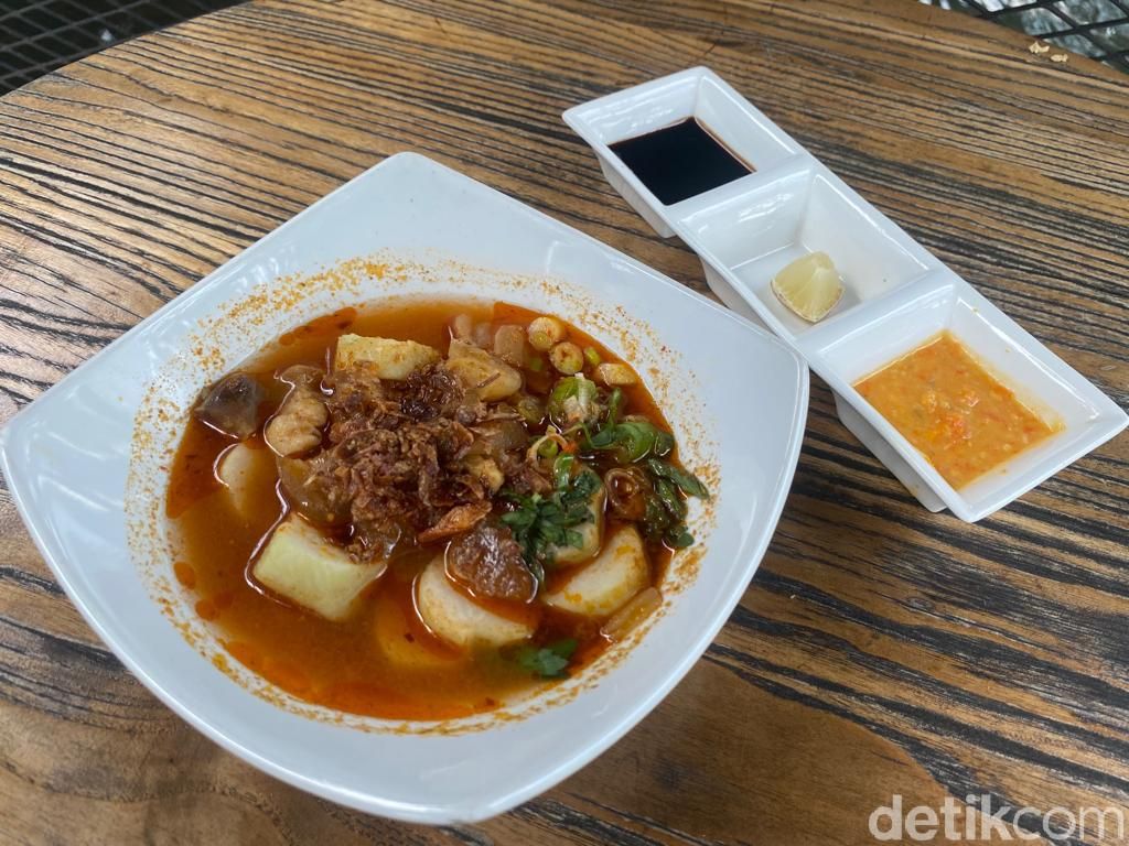 De Resto: Cicip Lontong Kikil dengan Buko Pandan di Resto Asri Bogor