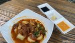 Nongkrong Ditemani Nasi Kencur dengan Buko Pandan di Resto Asri Bogor