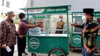 NU Care-Lazisnu bersama Majelis Telkomsel Taqwa menyalurkan bantuan gerobak usaha untuk UMKM Binaan dalam rangka menyalurkan bantuan pemberdayaan ekonomi kepada masyarakat, dalam bentuk gerobak dan modal usaha bagi para pelaku UMKM. Bantuan disalurkan secara simbolis di Jakarta Pusat, Senin (8/11/2021).