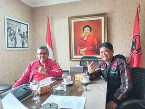 Kala Ketua PDIP Salatiga yang Mundur Salam Metal Bareng Hasto