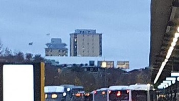 Bangunannya melayang. Foto: Reddit via Brightside