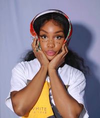 8 Potret SZA, Rapper Muslim yang Ungkap Alasannya Lepas Hijab
