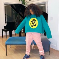 Meski menjadi agama minoritas di kelompoknya, SZA tetap berpendirian teguh dengan agamanya. Foto: dok. Instagram/@sza