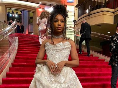 8 Potret SZA, Rapper Muslim yang Ungkap Alasannya Lepas Hijab