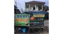 Biasanya McD terkenal dengan ayam goreng crispy-nya yang lezat. Berbeda dengan McD, Mekdi yang satu ini justru sajikan bubur ayam yang hangat. Foto: Istimewa