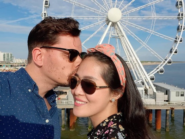 Ucapan selamat dari teman-teman sesama selebriti dan fans pun membanjiri kolom komentar Congratsss cantik, tulis Bunga Zainal. Ivan Gunawan juga menulis, Ya Tuhan... Senangnya. (Foto: Instagram/@graciaz14)