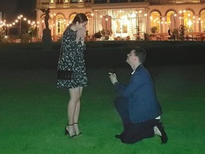 She Said Yes! Gracia Indri Dilamar Kekasih Hati