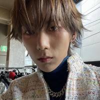 BIGBANG awalnya memiliki enam personel termasuk Hyunseung BEAST. Namun, ia dikeluarkan dari grup oleh CEO YG Entertainment karena ekspresi wajahnya dinilai belum berkembang. Hyunseung pun akhirnya bergabung dengan Cube Entertainment dan debut bersama BEAST. Foto: dok Instagram 89_h
