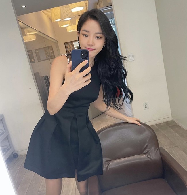 Sebelum debut bersama SPICA, Bohyung menjalani trainee sebagai bagian dari 2NE1. Namun, CEO YG Entertainment batal membentuk grup dengan lima personel. Bohyung tereliminasi karena dinilai kurang swag dari personel 2NE1 lainnya. Foto: dok Instagram bohyungkim