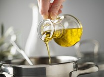 4 Fakta Dugaan Penipuan Investasi Minyak Goreng Seret Staf FH UII