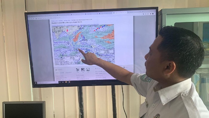 Kepala BMKG Juanda Taufiq Hermawan