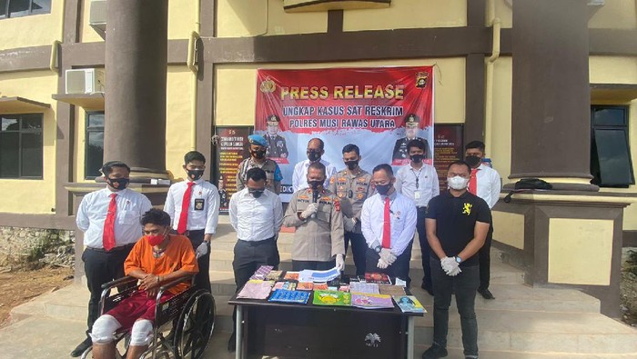Konpers di Polres Muratara tersangkan pembunuhan gegara rebutan mikrofon