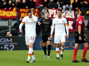 AS Roma Kalah, Mourinho Kesal ke Pemain dan Wasit