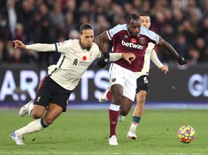 Van Dijk: Pukulan Telak buat Liverpool
