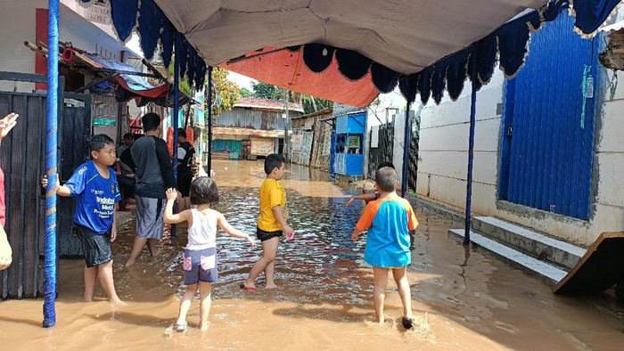 Cerita Sedih Warga Di Jakbar Tamu Hajatan Bubar Gegara Banjir