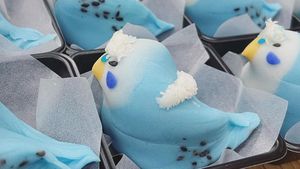 Mirip Boneka, Mochi Berbentuk Burung Ini Hasil Karya Seniman Jepang