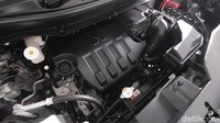 Mitsubishi Xpander ditenagai mesin 1.500 cc. Mobil ini dibekali mesin berkode 4A91 MIVEC DOHC 16-valve 1.499 cc. Namun, jika sebelumnya mesin tersebut dikawinkan dengan transmisi otomatis 4 percepatan atau transmisi manual 5 percepatan, kini Mitsubishi membenamkan transmisi CVT ke Xpander terbaru. Foto: Muhammad Hafizh Gemilang
