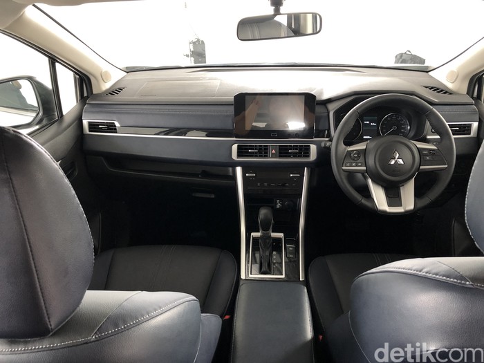 Mitsubishi New Xpander Cross