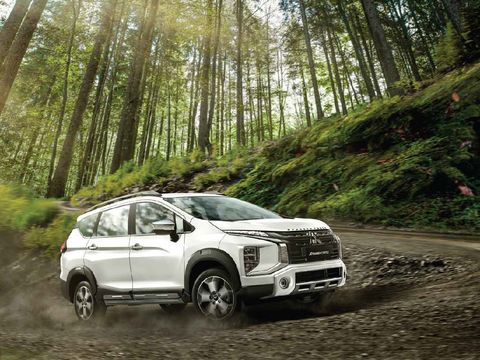 Mitsubishi New Xpander Cross