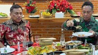 Jenderal Andika juga kerap berdiplomasi lewat kulineran. Seperti momen serunya saat makan siang bersama Gubernur Sulut. Foto: Site News/TNI AD