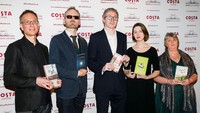 Penampilan Sally Rooney saat menghadiri Costa Book Awards 2019 yang diadakan di Quaglinos pada 29 Januari 2019 di London, Inggris.  Foto: Getty Images/Tristan Fewings