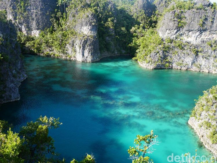 Ini Telaga Bintang Raja Ampat, Dilarang Pakai Bikini