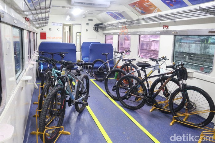 PT KAI di Sumbar Punya Layanan Kereta Bagasi Sepeda Non Lipat