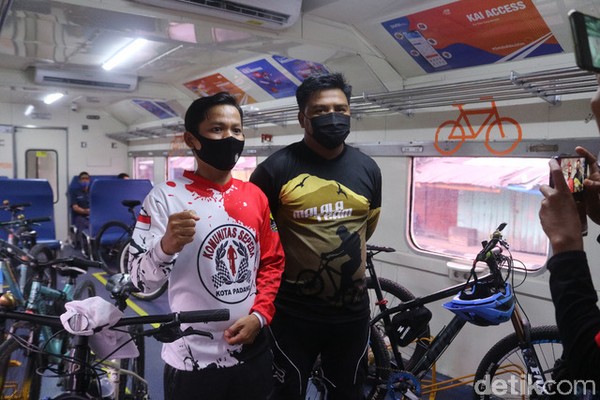 Dalam setiap perjalanannya fasilitas Kereta Bagasi Sepeda Non Lipat dapat menyimpan sebanyak dua belas unit sepeda. Dalam setiap perjalanannya fasilitas Kereta Bagasi Sepeda Non Lipat dapat menyimpan sebanyak dua belas unit sepeda.