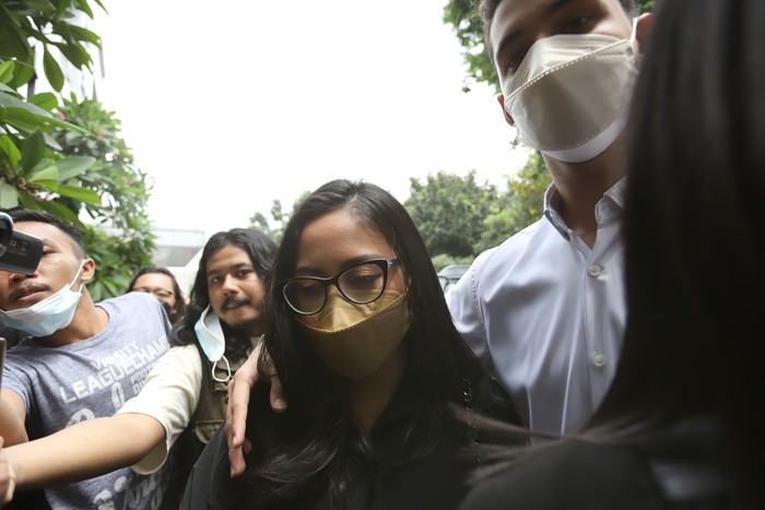 Rachel Vennya dan Salim Nauderer Rachel Vennya dan Salim Nauderer di Polda Metro Jaya.