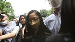 Salim Rangkul Rachel Vennya Penuhi Panggilan Polisi Sebagai Tersangka