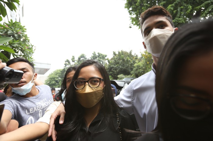 Rachel Vennya dan Salim Nauderer Rachel Vennya dan Salim Nauderer di Polda Metro Jaya.