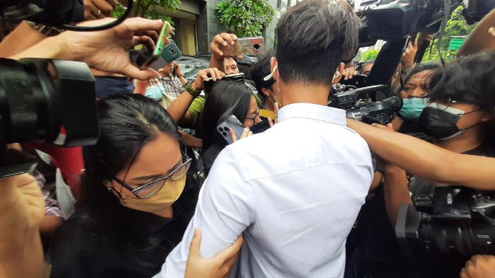 Rachel Vennya tak ditahan usai 4 jam diperiksa sebagai tersangka kasus karantina