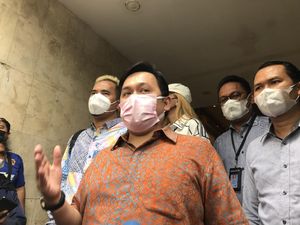 Kata Farhat Abbas soal Kasus Anak Nia Daniaty