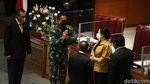 Senyum Ceria Jenderal Andika Setelah Sah Jadi Panglima TNI