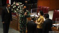 Paripurna ini dipimpin oleh Ketua DPR Puan Maharani.