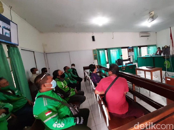 Suasana sidang kasus Nani takjil sianida di PN Bantul, Senin  (8/11/2021).