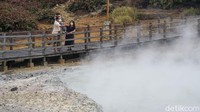Adapun, syarat masuk ke Kawah Sikidang adalah sudah divaksinasi. Wisatawan harus menunjukkan sertivikat vaksin di aplikasi PeduliLindungi untuk bisa masuk. Jika memenuhi syarat untuk masuk ke Kawah Sikidang, maka pengunjung otomatis bisa berkunjung ke Candi Arjuna, begitu pula sebaliknya.