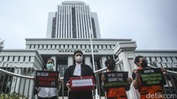 Putusan MA ini mengakibatkan kemudahan bagi napi kasus korupsi untuk mendapatkan pengurangan hukuman melalui remisi dimasa mendatang.