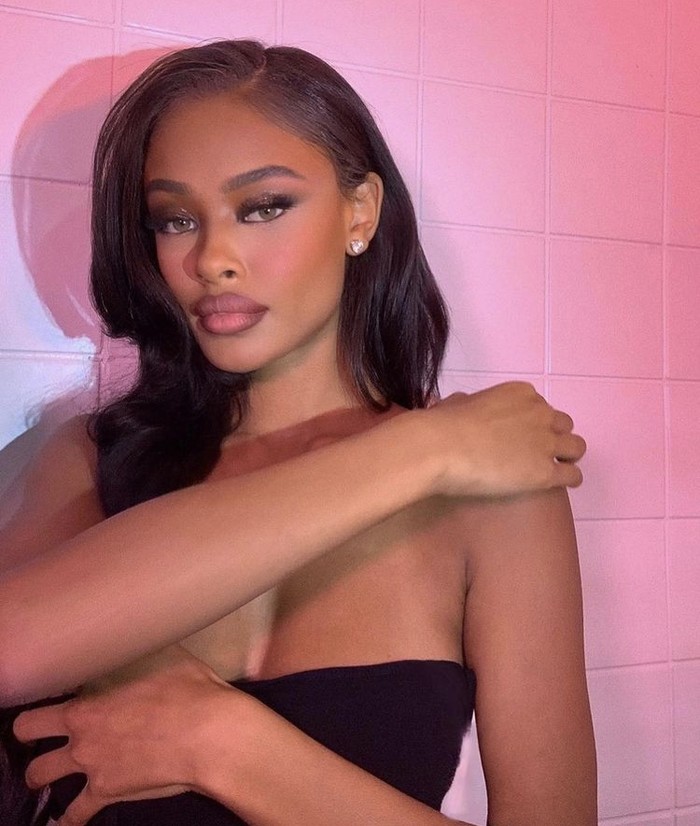 Vinetria Vinetria, model berusia 22 tahun yang dikabarkan tengah dekat dengan Kanye West.