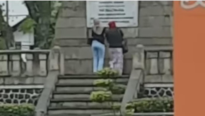 Viral Video Wanita Joget di Monumen Lingga Sumedang