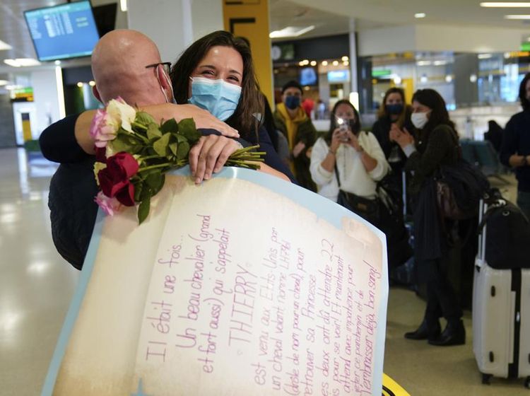 Foto: Pembukaan Gerbang AS yang Diwarnai Haru
