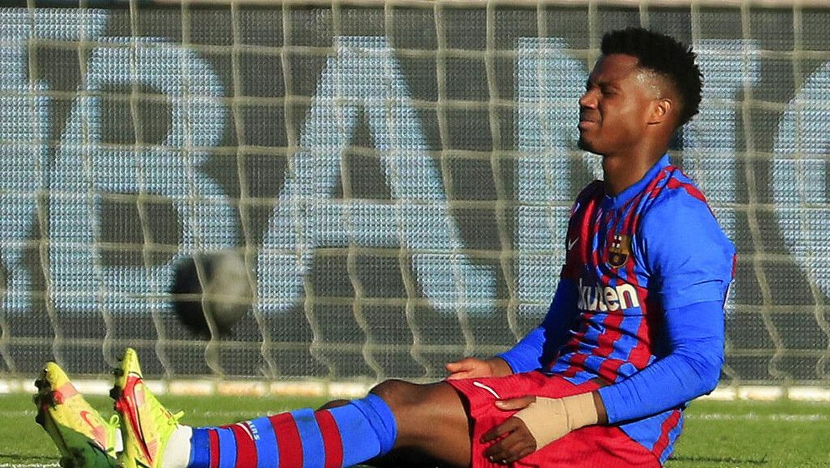Ansu Fati jadi salah satu pemain Barcelona yang cedera (AP/Lalo R. Villar)