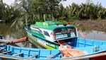 Asyik, Kini Ada Perahu Ambulans untuk Warga Kampung Laut Cilacap