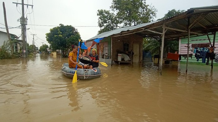 Banjir di Sergai Sumut rendam ribuan rumah warga