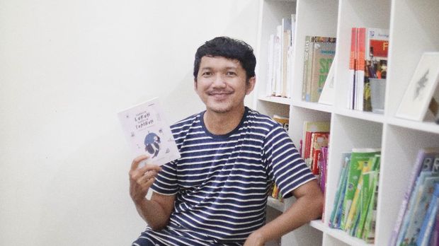 Buku Semesta Luruh Semesta Tumbuh Karya Dedy Kurniawan