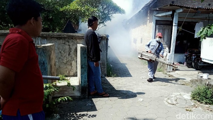 Cegah Dbd Merebak Permukiman Warga Di Klaten Difogging