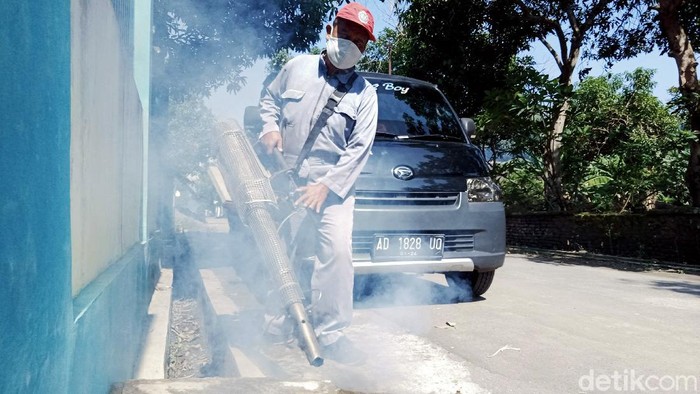 Cegah Dbd Merebak Permukiman Warga Di Klaten Difogging