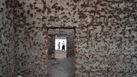 Namun perubahan iklim membuat Irak kekeringan dan desa ini muncul kembali. (AFP/Ismael Adnan)