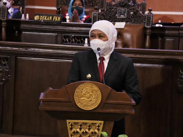 Gubernur Khofifah hadiri dies natalis unair