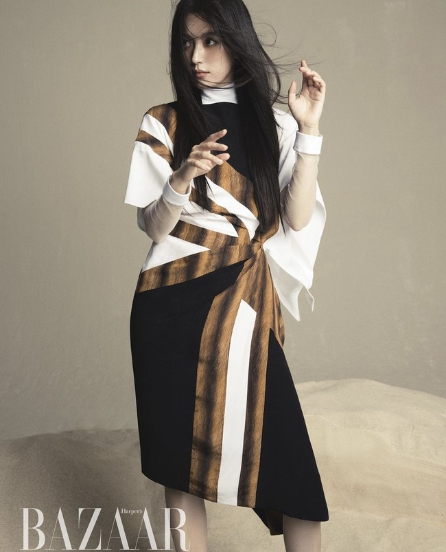Terbaru, Han Hyo Joo menghiasi sampul majalah Harper’s Bazaar Korea dan Cina edisi Oktober 2021. Foto: dok. Instagram hanhyojoo222